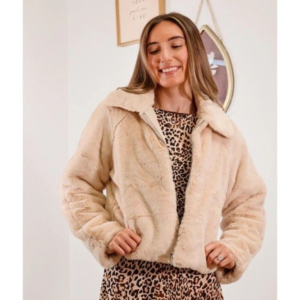 NWT Sadie & Sage x Anthropologie Soft Faux Fur Zip Jacket Cozy Tan Size Small